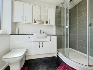 En suite- click for photo gallery